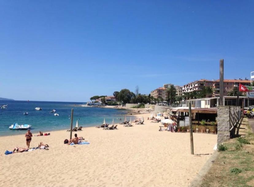 Ajaccio Magnifique T2 37M2 Centre Ville Vue Mer Au Bord De La Plage Neuf 4 Couchages Balcon Parking Prive Ferme Clim Wifi ภายนอก รูปภาพ