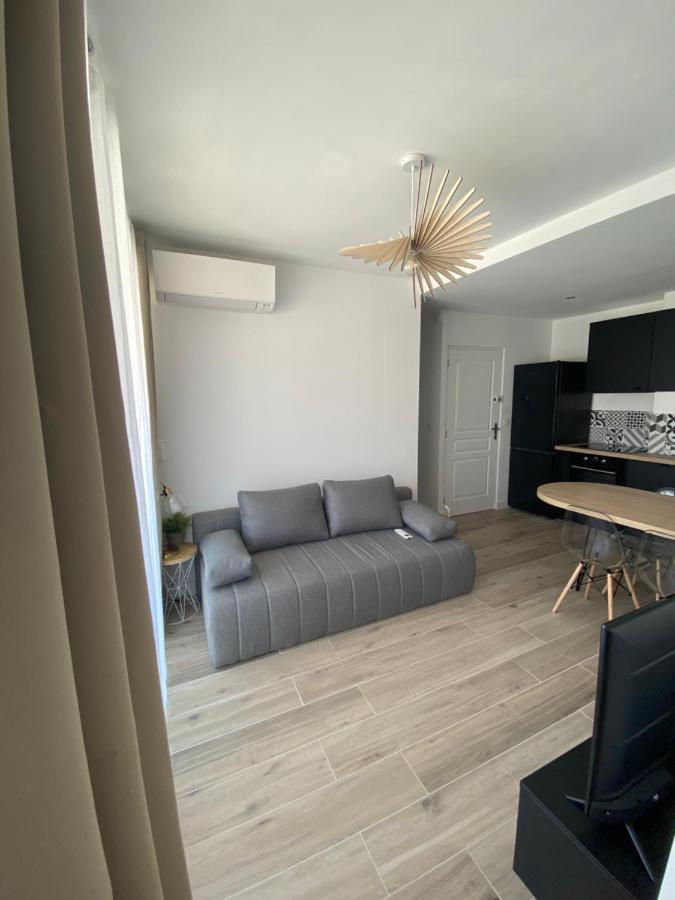 Ajaccio Magnifique T2 37M2 Centre Ville Vue Mer Au Bord De La Plage Neuf 4 Couchages Balcon Parking Prive Ferme Clim Wifi ภายนอก รูปภาพ