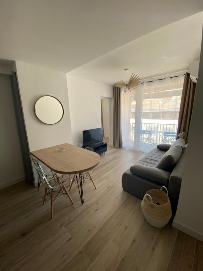 Ajaccio Magnifique T2 37M2 Centre Ville Vue Mer Au Bord De La Plage Neuf 4 Couchages Balcon Parking Prive Ferme Clim Wifi ภายนอก รูปภาพ