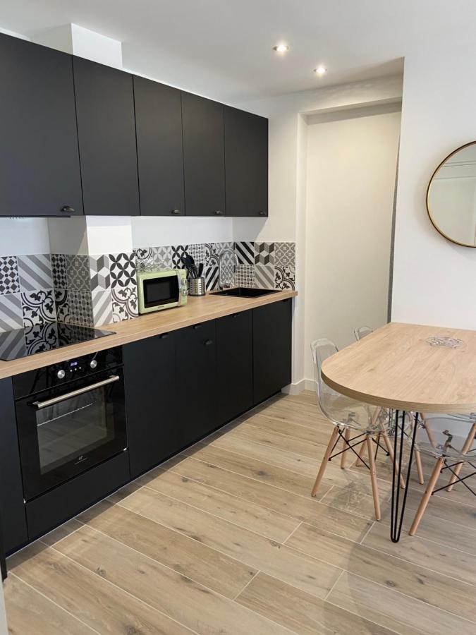 Ajaccio Magnifique T2 37M2 Centre Ville Vue Mer Au Bord De La Plage Neuf 4 Couchages Balcon Parking Prive Ferme Clim Wifi ภายนอก รูปภาพ