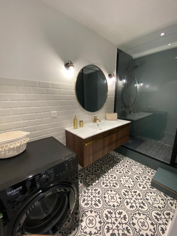 Ajaccio Magnifique T2 37M2 Centre Ville Vue Mer Au Bord De La Plage Neuf 4 Couchages Balcon Parking Prive Ferme Clim Wifi ภายนอก รูปภาพ