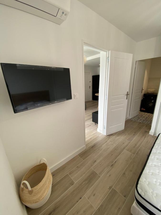Ajaccio Magnifique T2 37M2 Centre Ville Vue Mer Au Bord De La Plage Neuf 4 Couchages Balcon Parking Prive Ferme Clim Wifi ภายนอก รูปภาพ