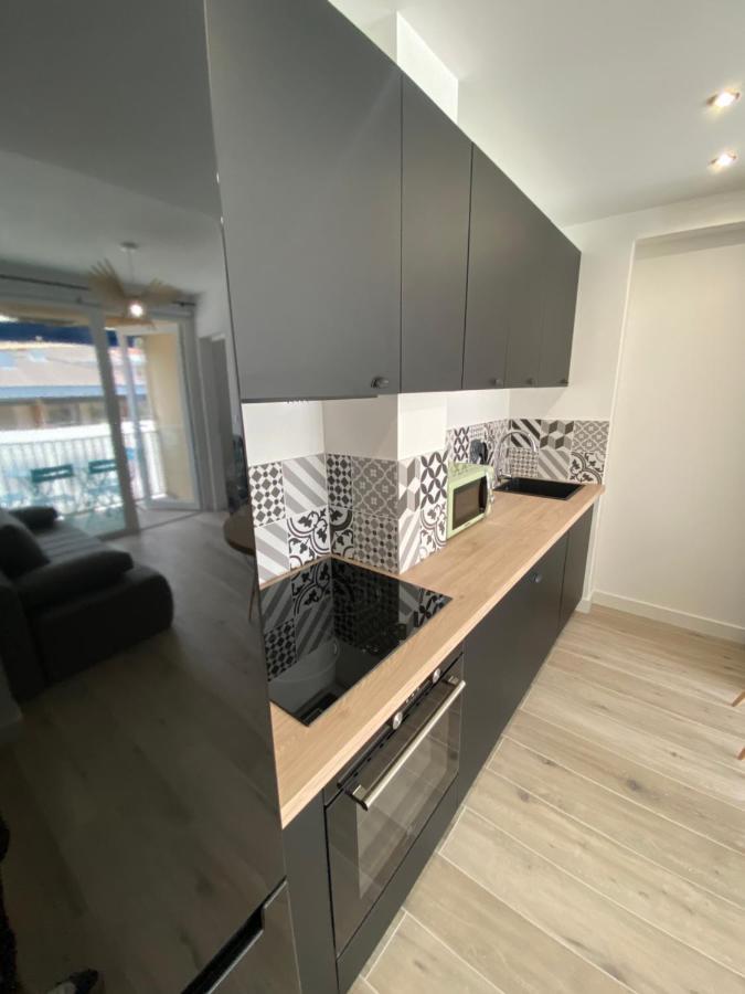 Ajaccio Magnifique T2 37M2 Centre Ville Vue Mer Au Bord De La Plage Neuf 4 Couchages Balcon Parking Prive Ferme Clim Wifi ภายนอก รูปภาพ