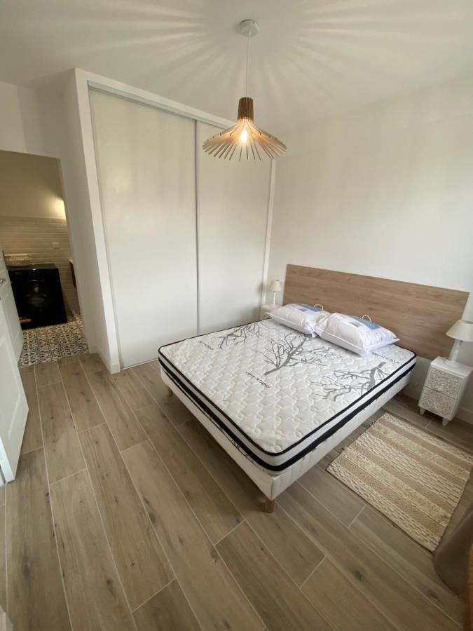 Ajaccio Magnifique T2 37M2 Centre Ville Vue Mer Au Bord De La Plage Neuf 4 Couchages Balcon Parking Prive Ferme Clim Wifi ภายนอก รูปภาพ