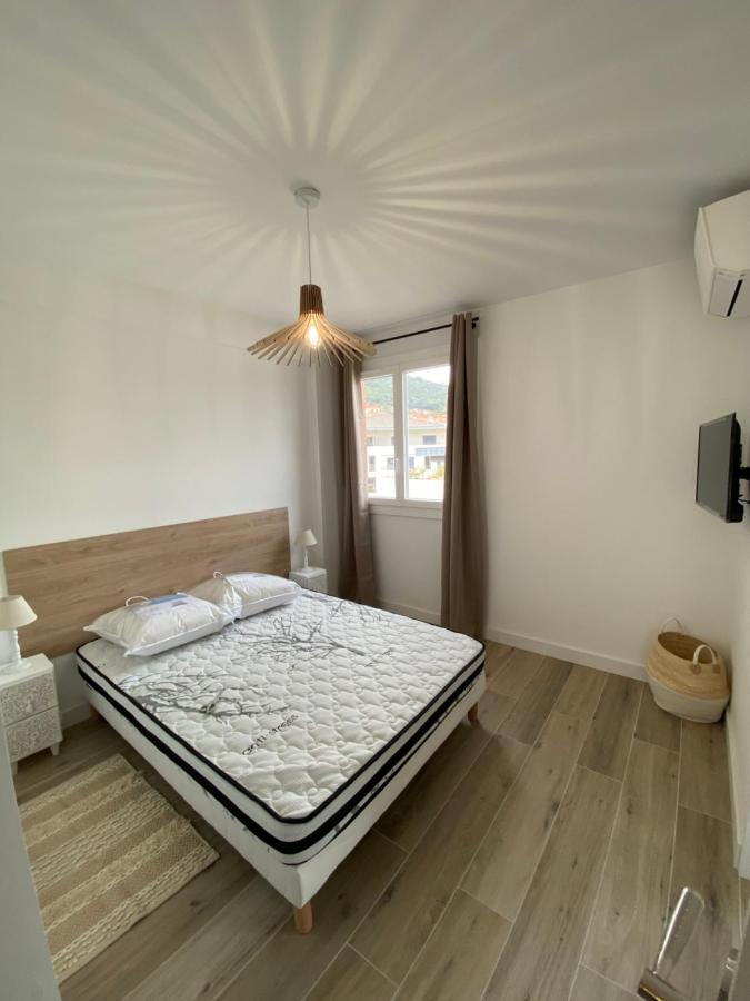 Ajaccio Magnifique T2 37M2 Centre Ville Vue Mer Au Bord De La Plage Neuf 4 Couchages Balcon Parking Prive Ferme Clim Wifi ภายนอก รูปภาพ