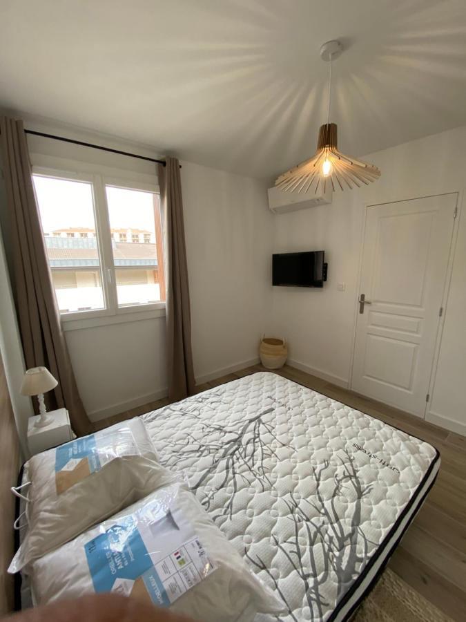 Ajaccio Magnifique T2 37M2 Centre Ville Vue Mer Au Bord De La Plage Neuf 4 Couchages Balcon Parking Prive Ferme Clim Wifi ภายนอก รูปภาพ