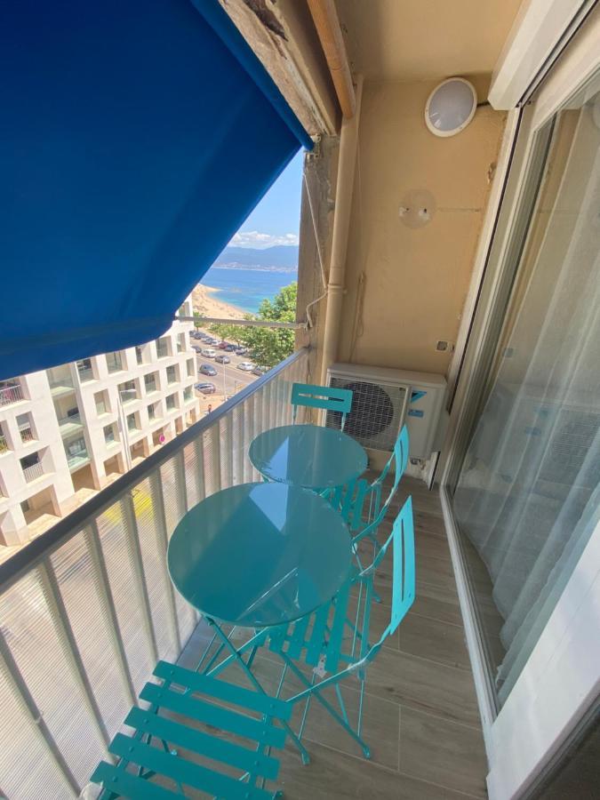 Ajaccio Magnifique T2 37M2 Centre Ville Vue Mer Au Bord De La Plage Neuf 4 Couchages Balcon Parking Prive Ferme Clim Wifi ภายนอก รูปภาพ